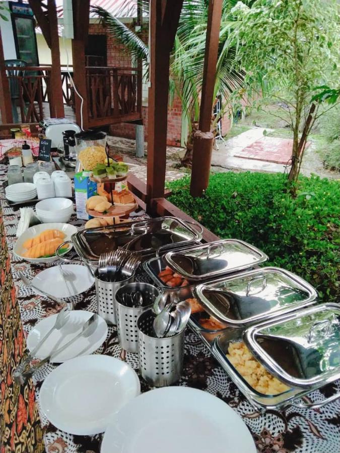 Api-api Eco Resort Pantai Kok Esterno foto